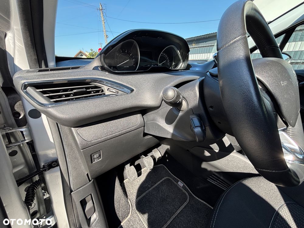 Peugeot 208 1.2 PureTech Active - 11