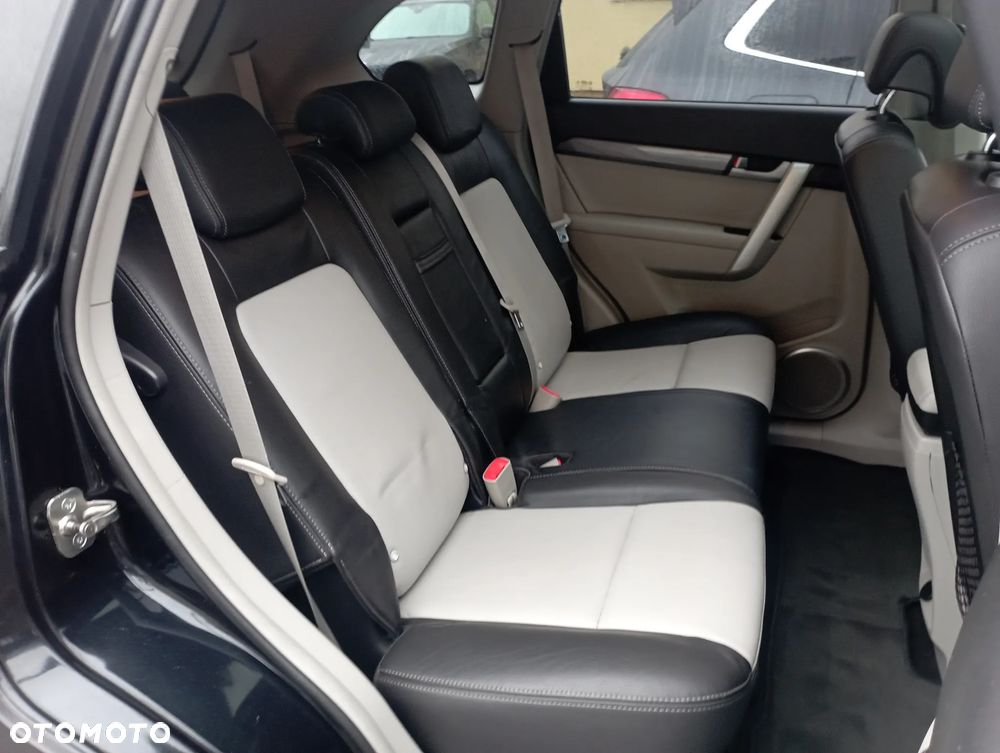 Chevrolet Captiva 2.2 d LTZ - 11