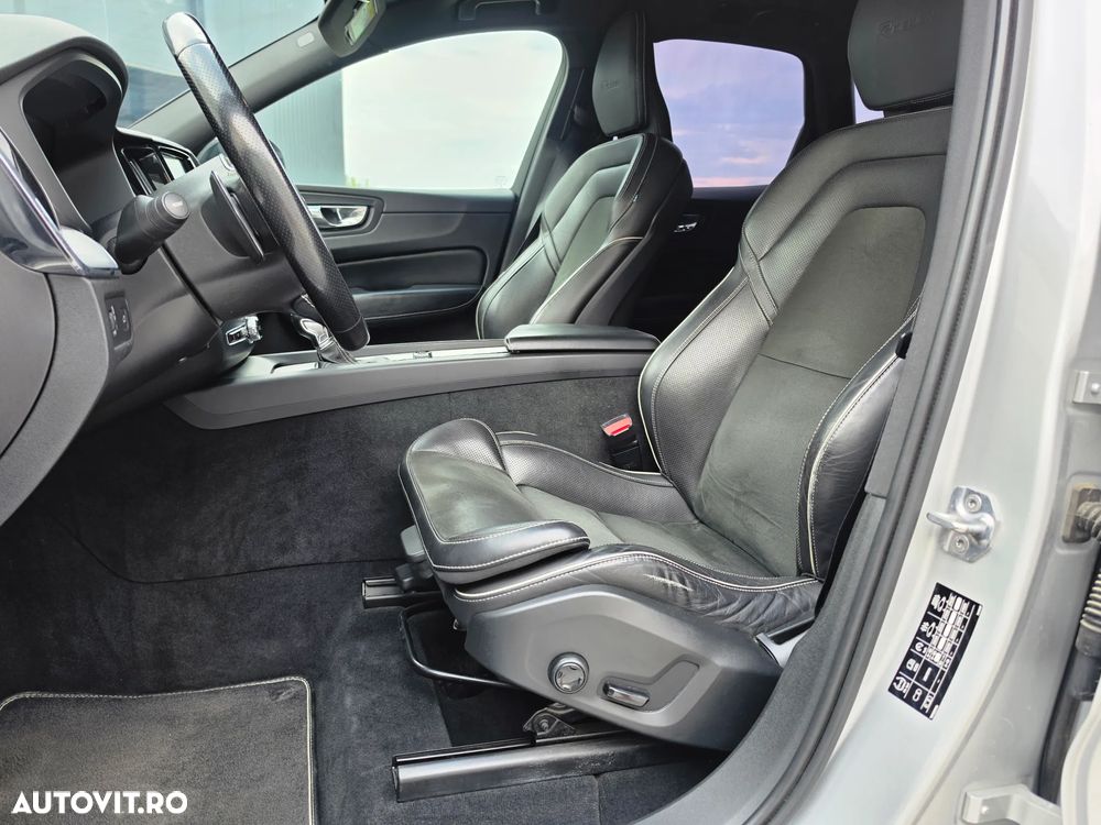 Volvo XC 60 D5 AWD R-Design - 9
