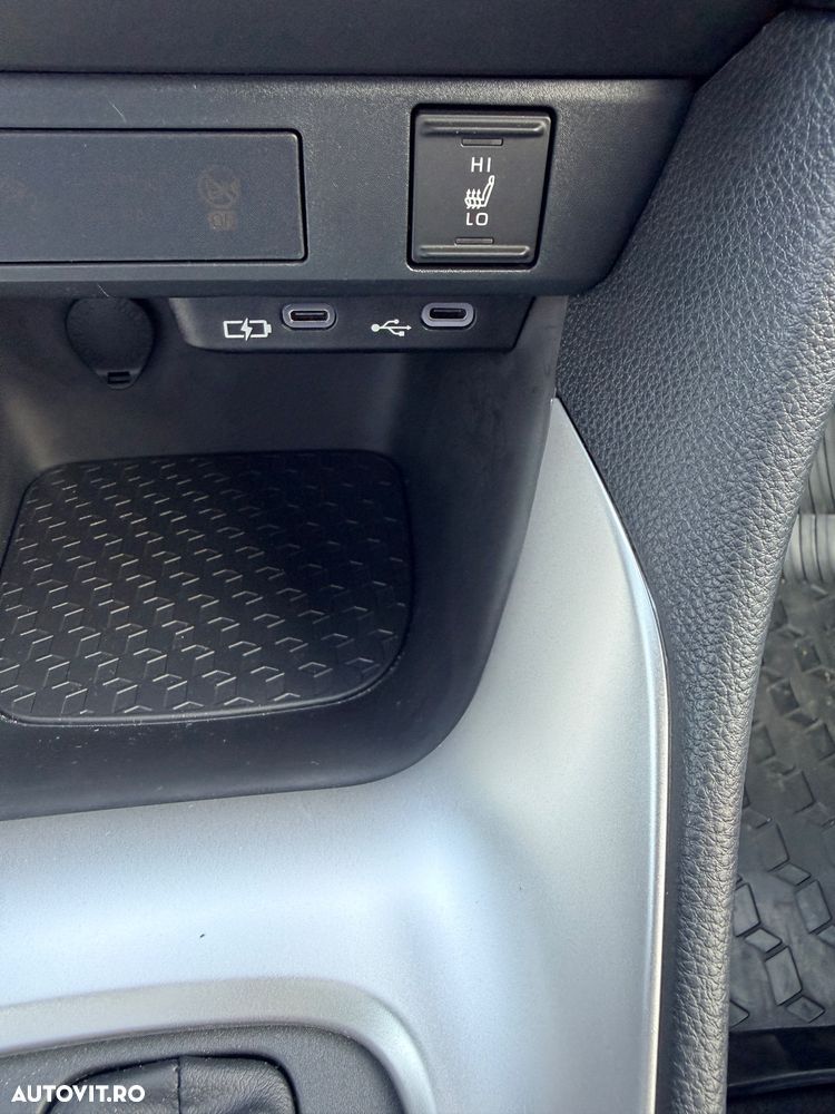 Toyota Yaris 1.5 VVT-i HSD Active - 19