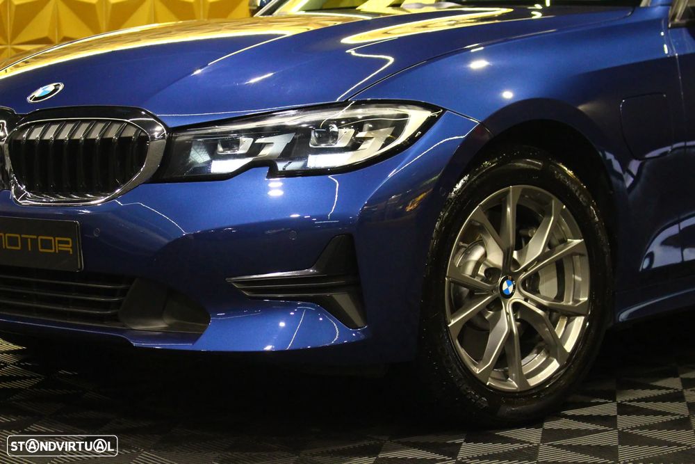 BMW 330 e Line Luxury Auto - 3