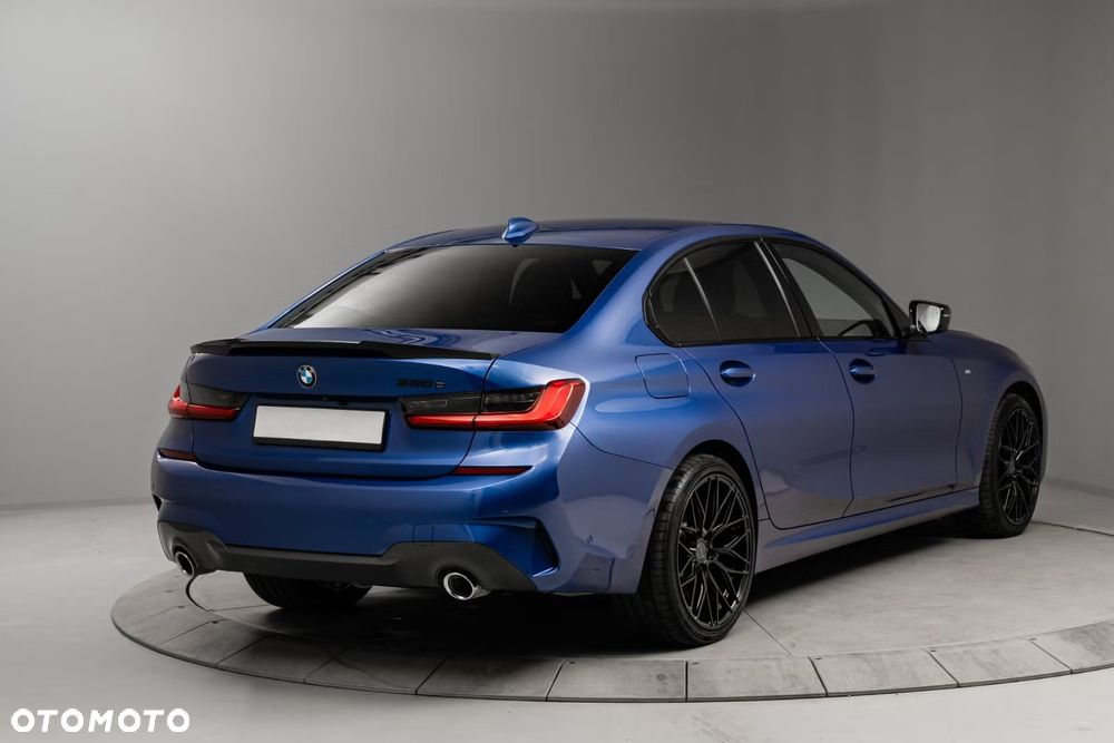 BMW Seria 3 330e Sport - 9