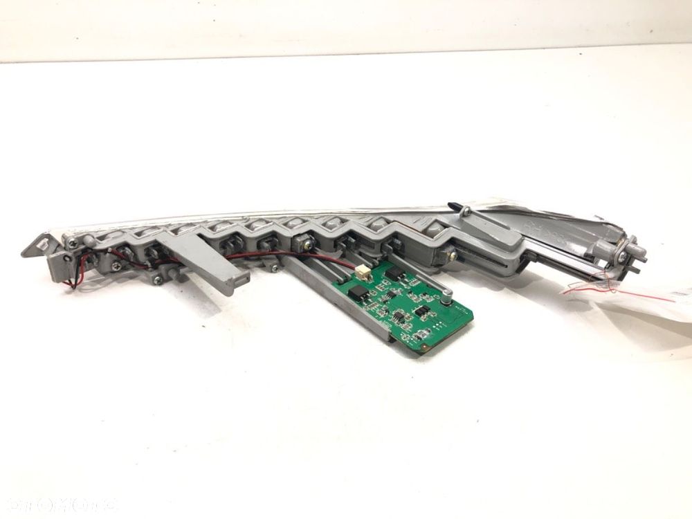 HALOGEN PRAWY LED DRL - 90.00 PLN - KIA SPORTAGE III (SL) 2009 - 2022 1.6 GDI 99 kW [135 KM] benzyna - 3