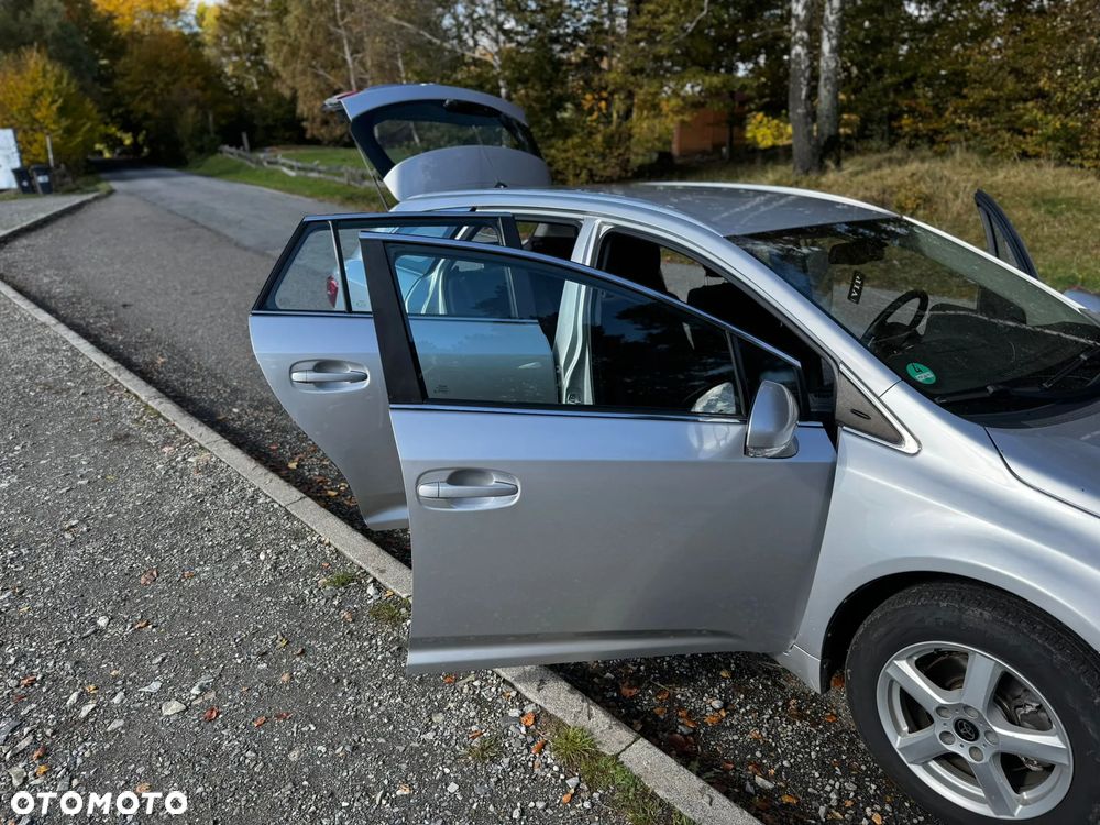 Toyota Avensis - 4