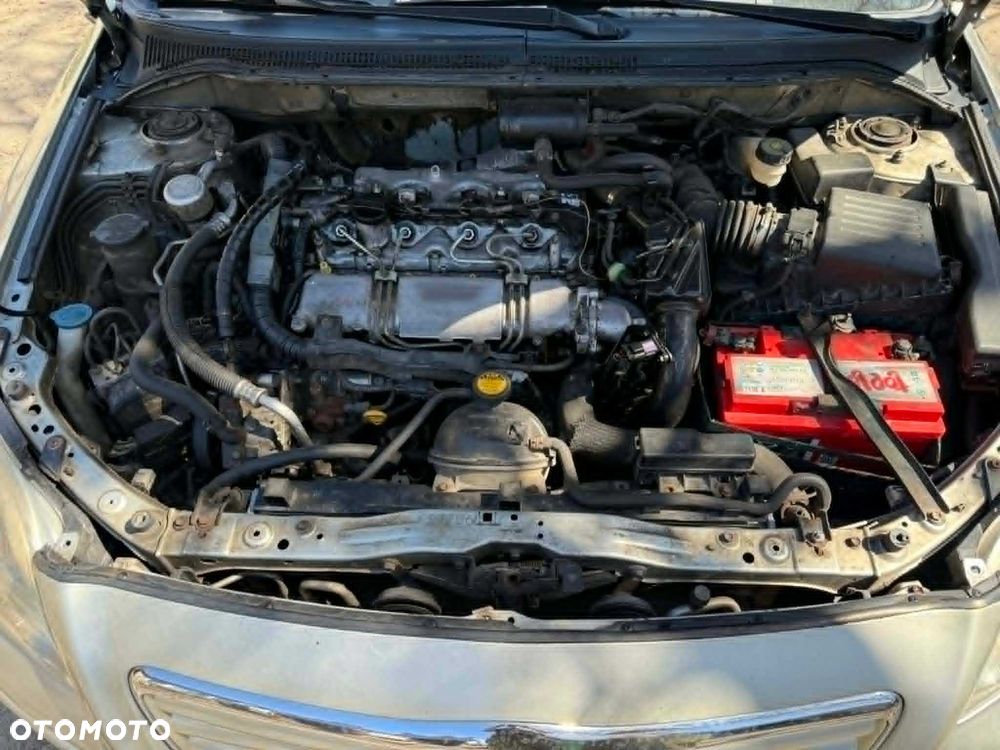Toyota Avensis - 8