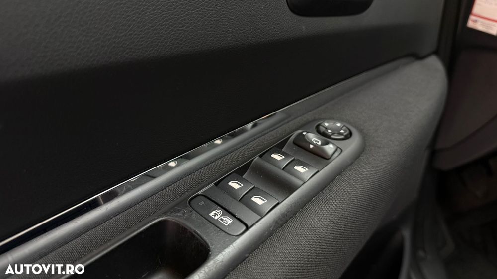 Peugeot 5008 1.6 THP Active - 25