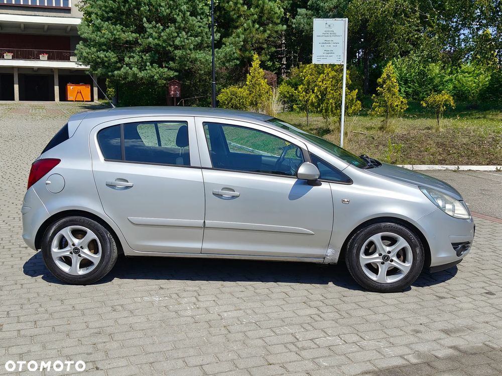 Opel Corsa 1.2 16V Cosmo - 5