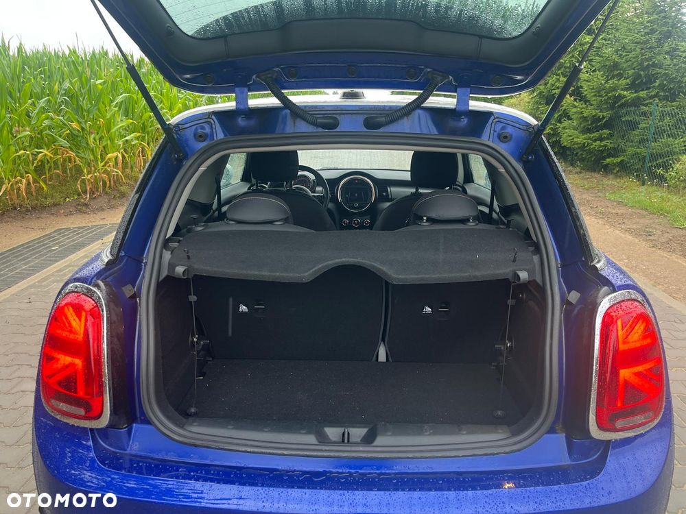 MINI Cooper Essential Trim - 9