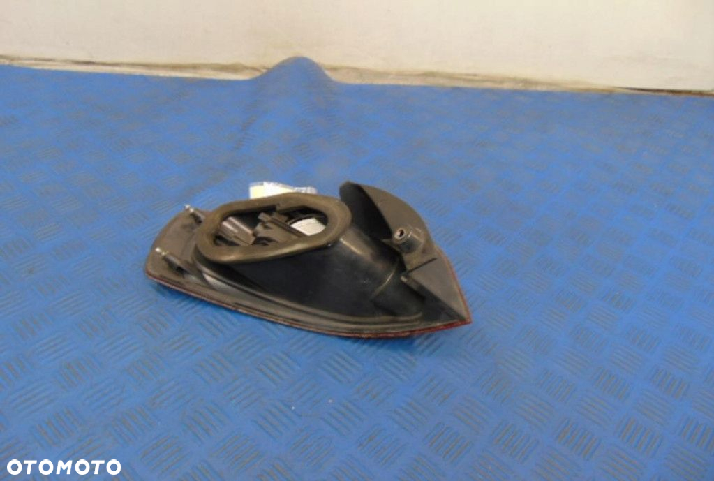 FIAT CROMA II LAMPA TYLNA PRAWA STAN WIDOCZNY NA ZDJĘCIU - 2