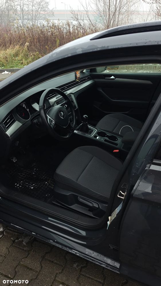 Volkswagen Passat - 11