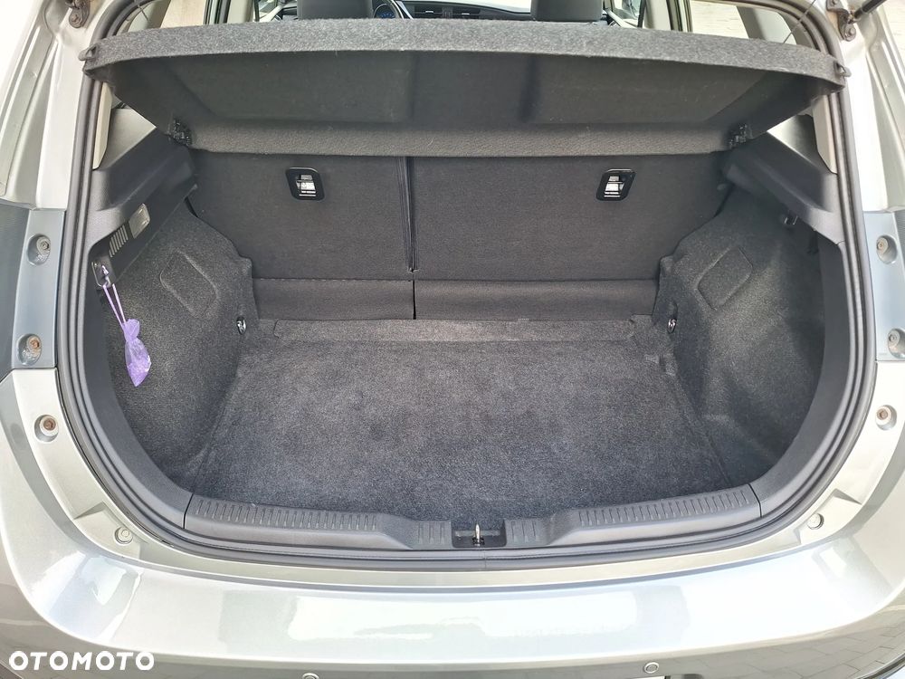 Toyota Auris 1.6 Premium Comfort - 32