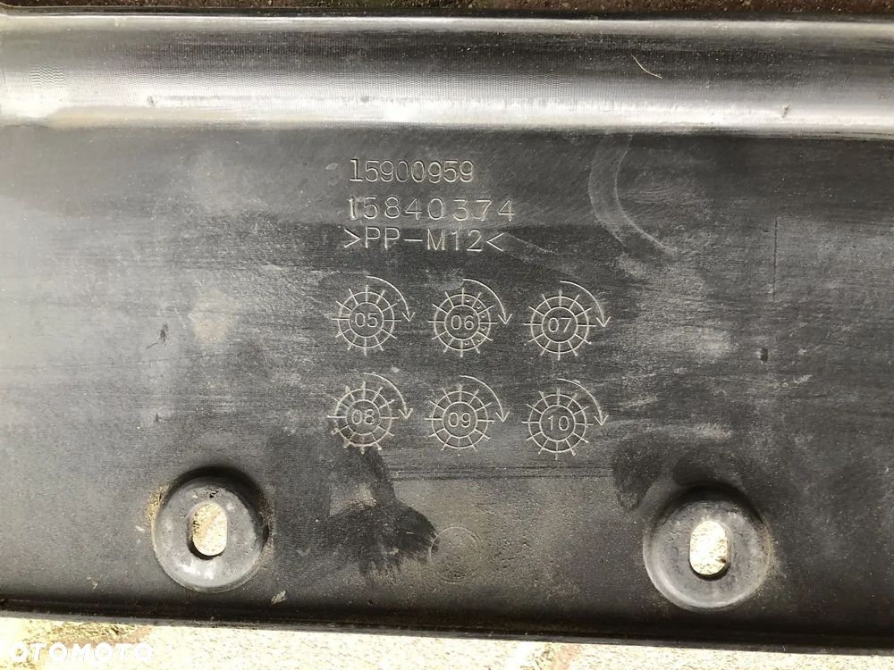 CADILLAC ESCALADE III 6,2 V8 2006-2014 OSŁONA PASA PRZEDNIEGO - 3