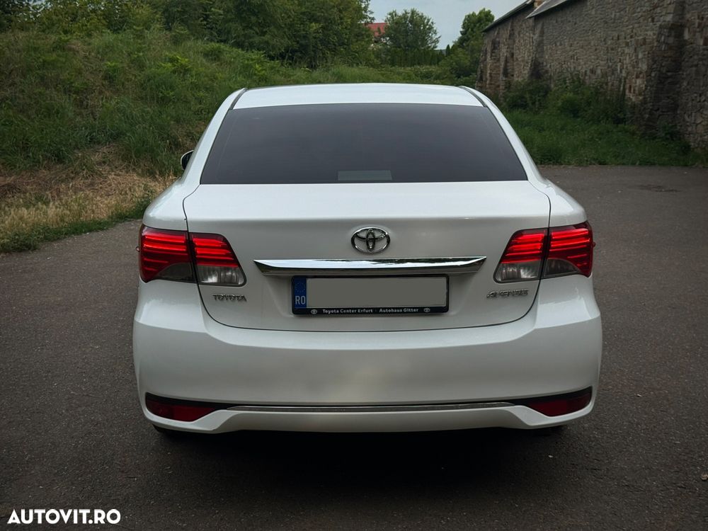 Toyota Avensis - 4