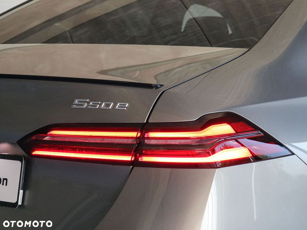 BMW Seria 5 550e xDrive PHEV M Sport - 15