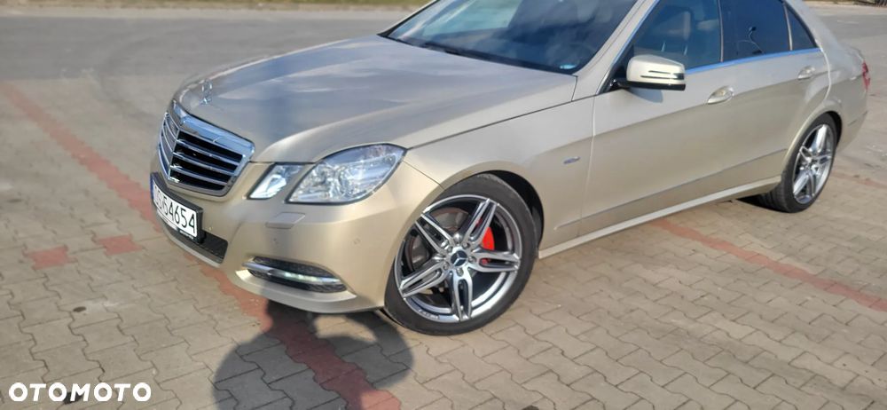 Mercedes-Benz Klasa E 250 CGI BlueEFFICIENCY Avantgarde - 2