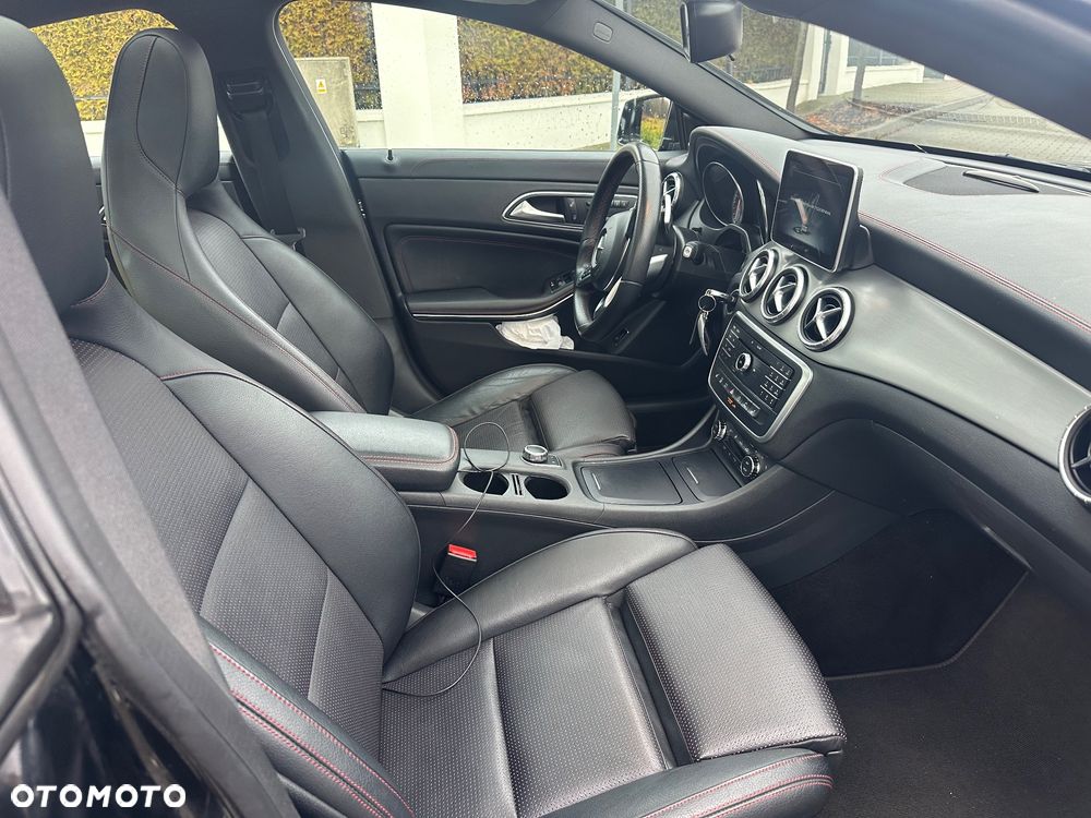 Mercedes-Benz CLA 220 d 7G-DCT AMG Line - 7