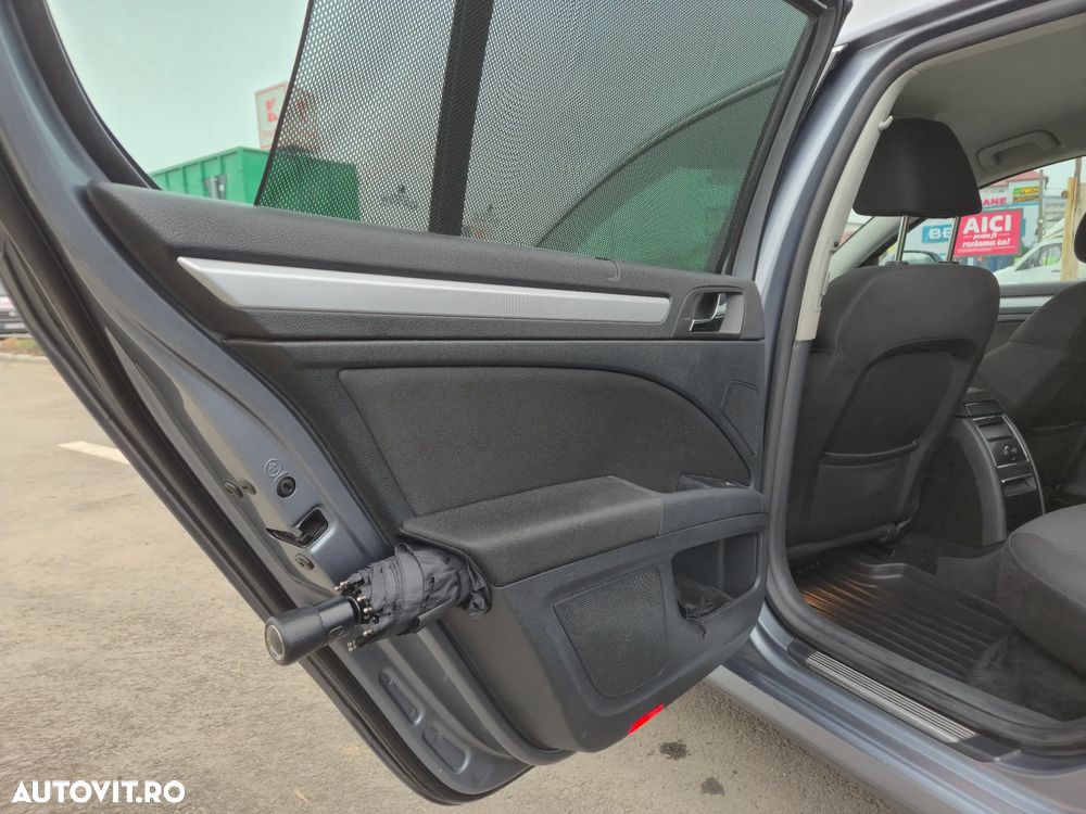 Skoda Superb 2.0 TDI 4X4 Elegance - 26