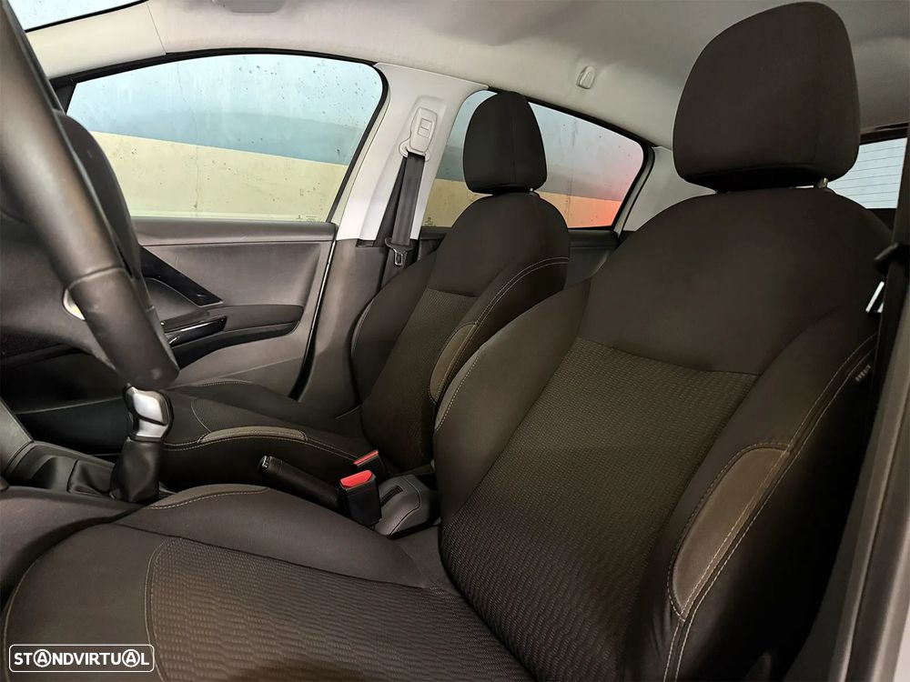Peugeot 208 1.2 VTi SE Style - 8
