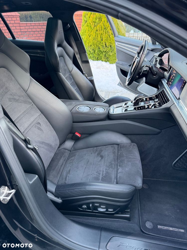 Porsche Panamera - 12