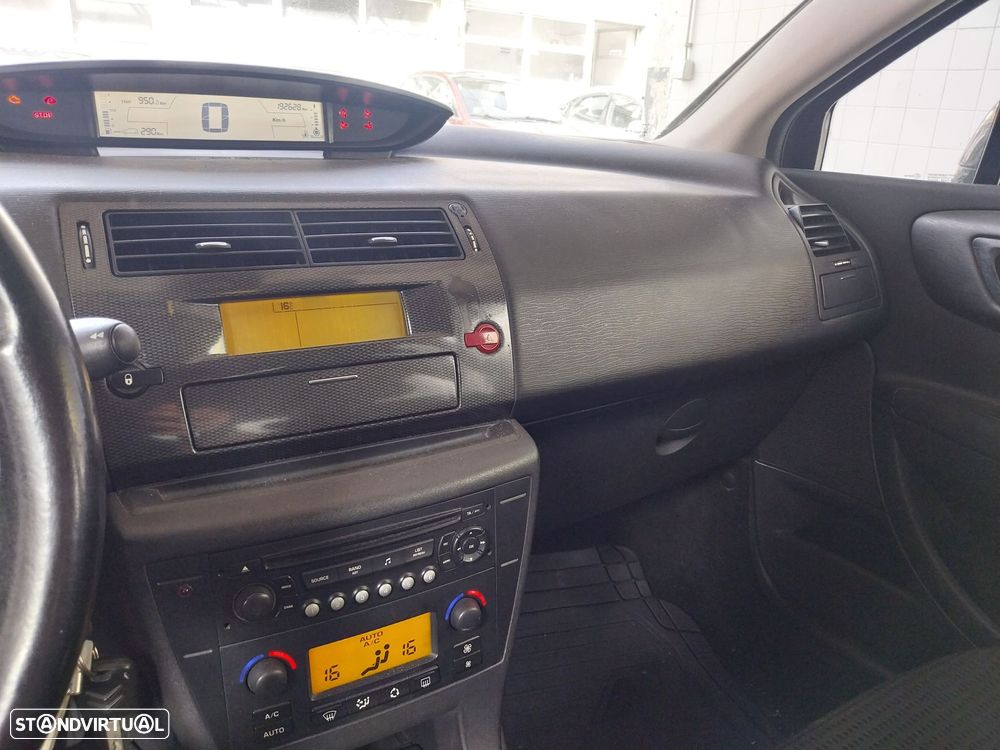 Citroën C4 1.4 16V SX - 8