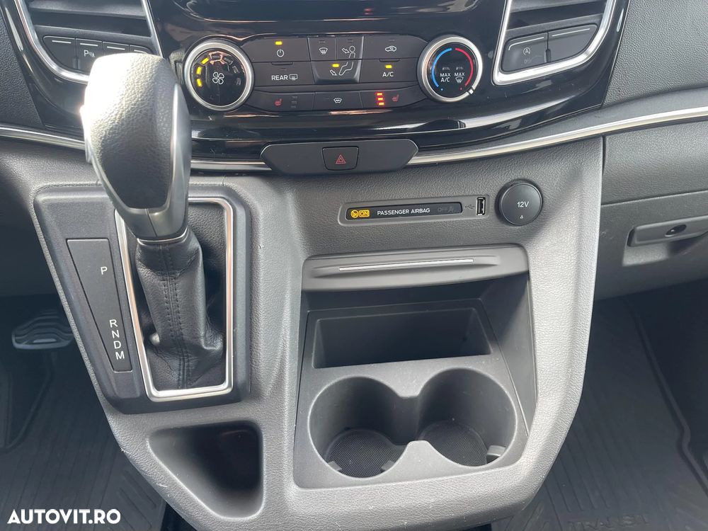 Ford Tourneo Custom - 13