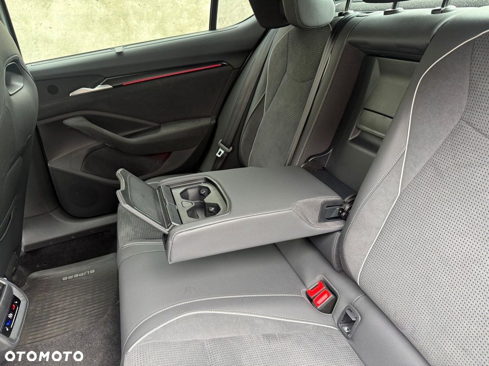 Skoda Superb 2.0 TDI SCR 4x4 Sportline DSG - 37
