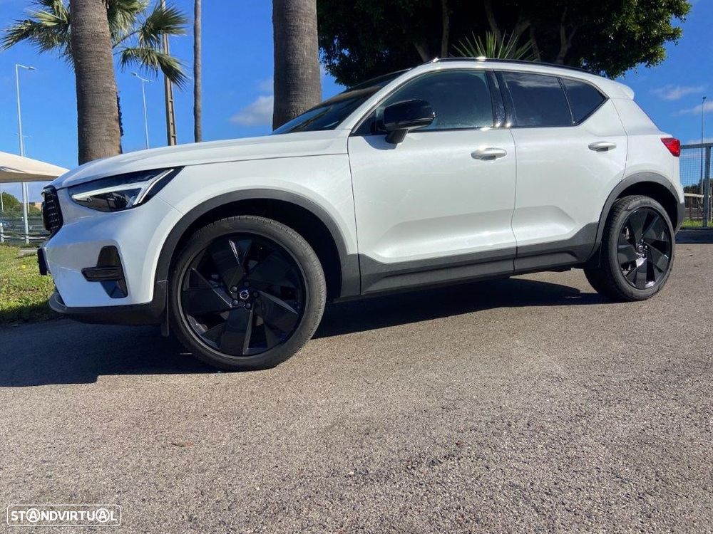 Volvo XC 40 2.0 B3 Black Edition - 26