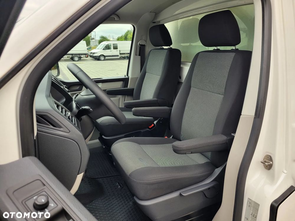 Volkswagen Transporter DSG KONTENER 8EP+WINDA750kg+DRZWI BOCZNE KLIMA KAMERA TEMPOMAT FV23% - 23