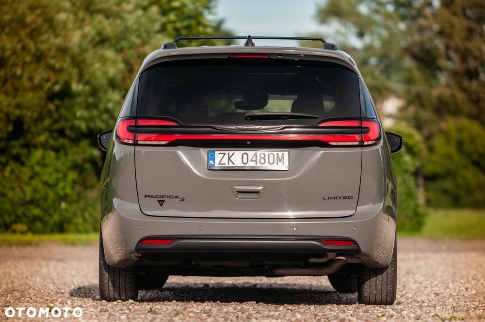 Chrysler Pacifica - 5