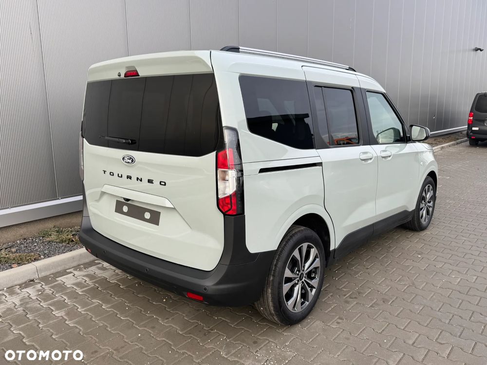 Ford Tourneo Courier 1.0 EcoBoost Titanium - 11