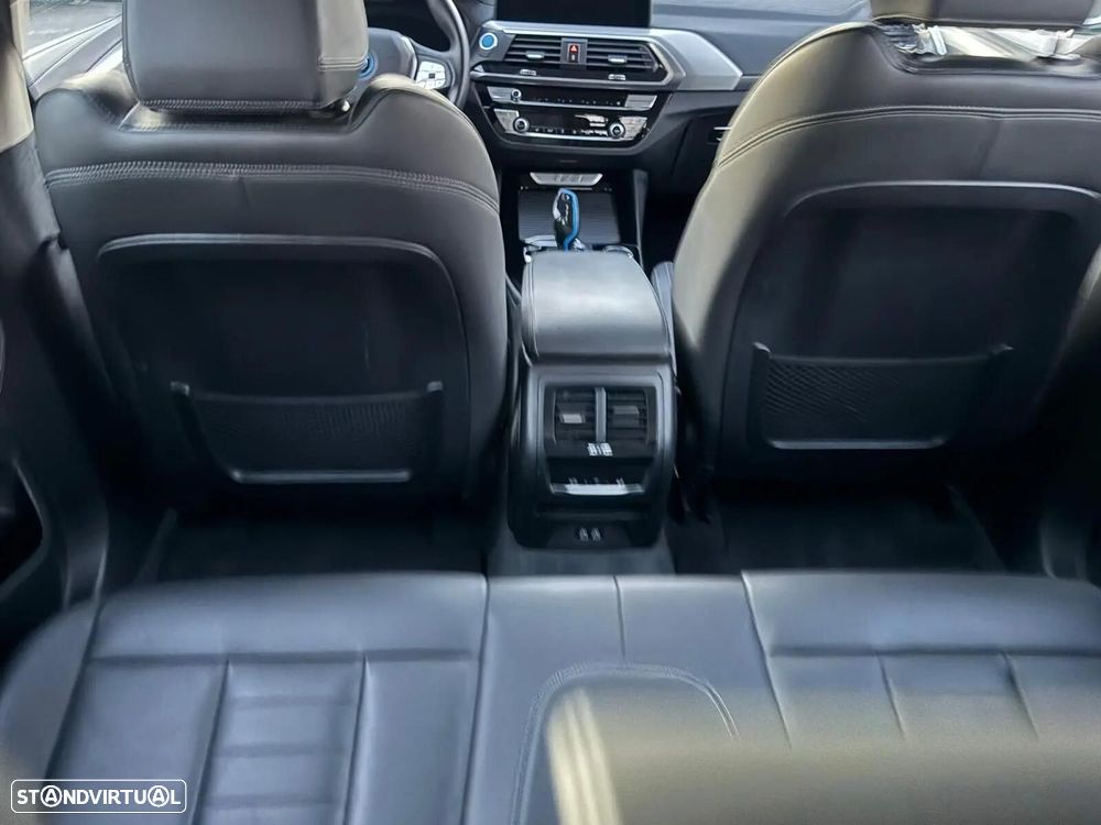 BMW iX3 Inspiring - 23