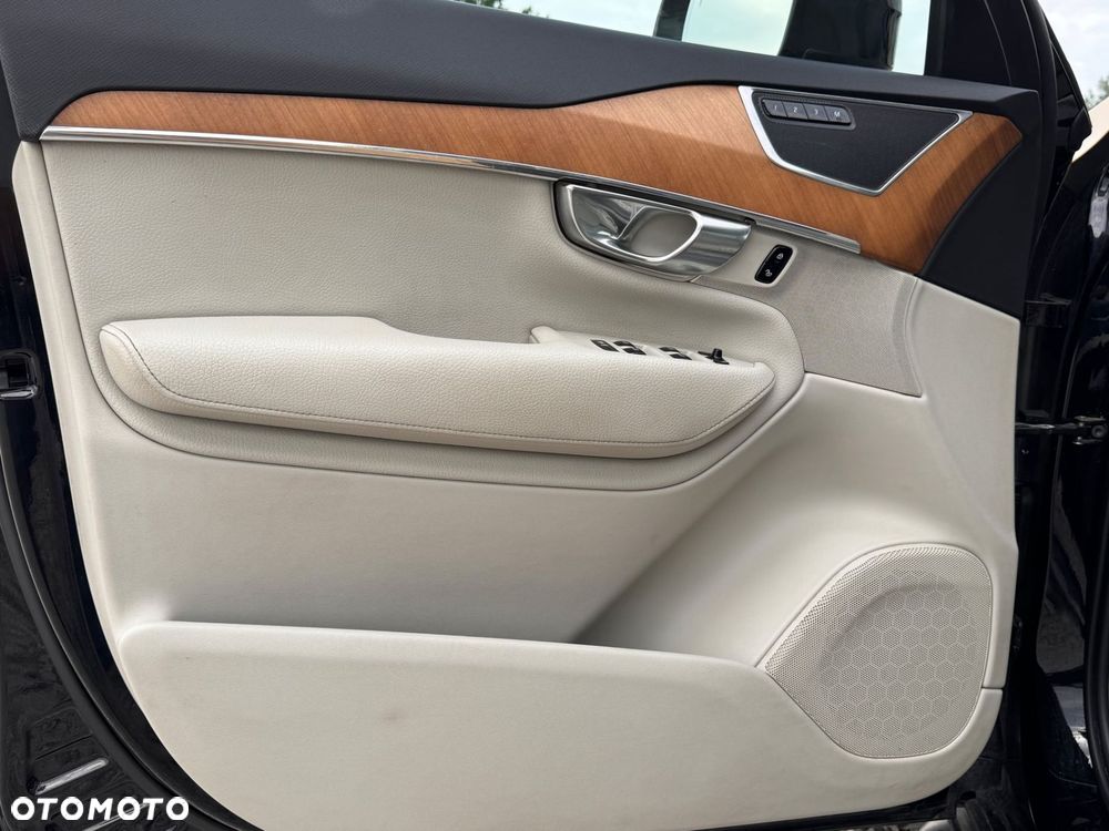Volvo XC 90 - 17