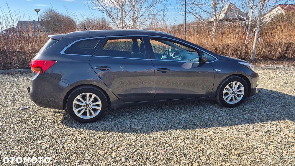 Kia Ceed 1.6 CRDi 136 ISG Dream Team Edition - 5