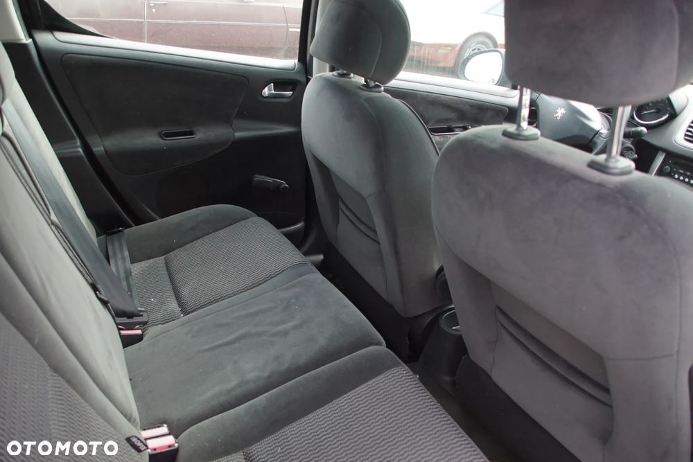 Auto na części - Peugeot 207 1.6 HDI 90 KM 9HX 20DP27 EXL 2007R Silnik Skrzynia Drzwi Maska Błotnik Klapa Zderzak Lampa Lusterko Klamka Szyba Deska Kokpit Sterownik Moduł Czujnik Licznik Wyświetlacz Panel Kierownica - 15