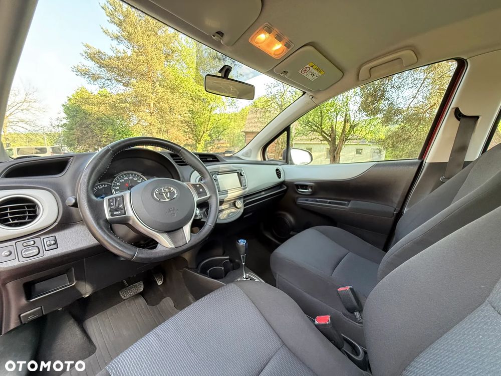 Toyota Yaris Hybrid 100 Premium EU6 - 17