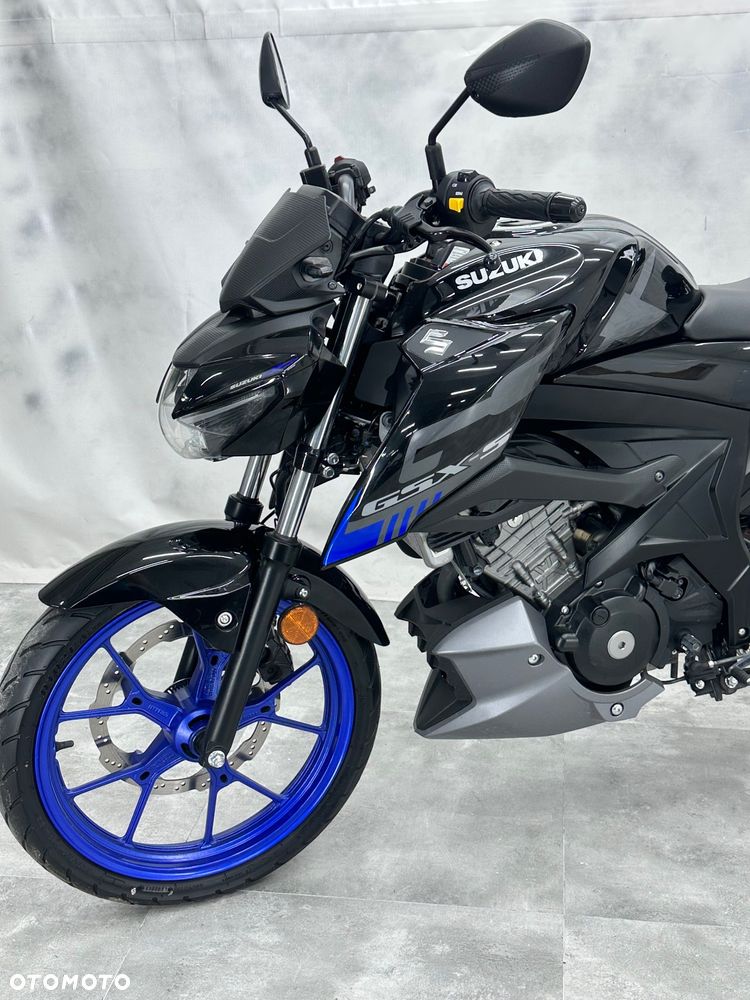 Suzuki GSX - 2