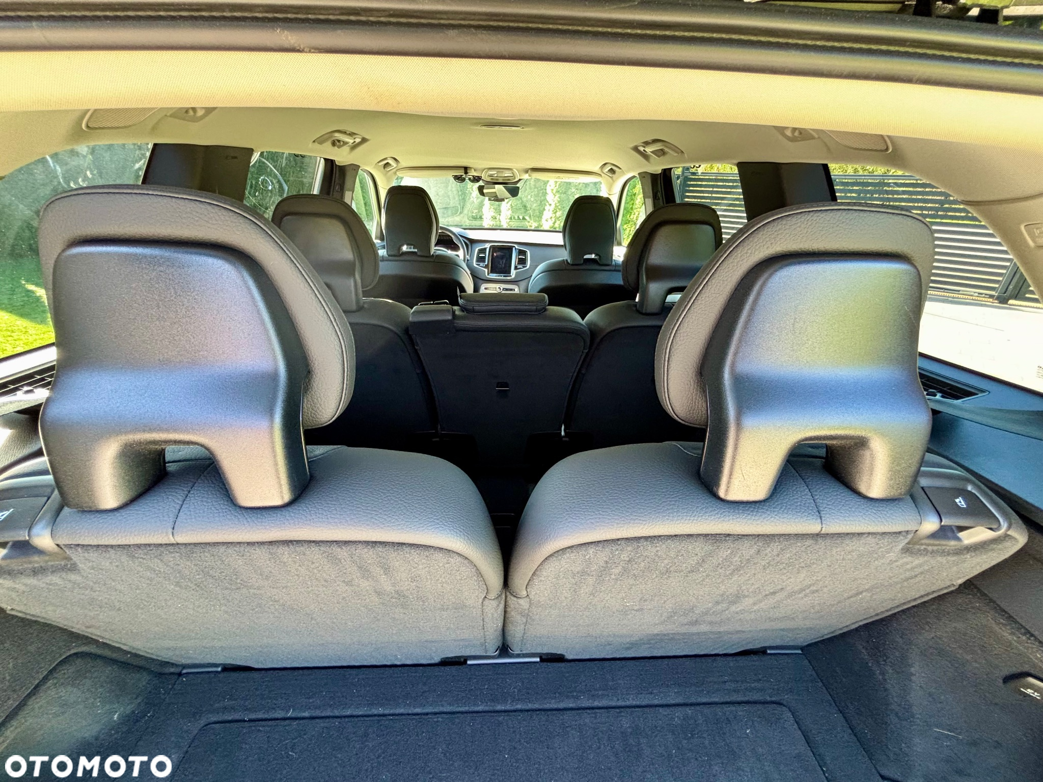 Volvo XC 90 T8 AWD Plug-In Hybrid Plus Dark 7os - 24