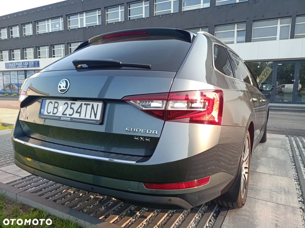 Skoda Superb 2.0 TDI 4x4 DSG Sportline - 9