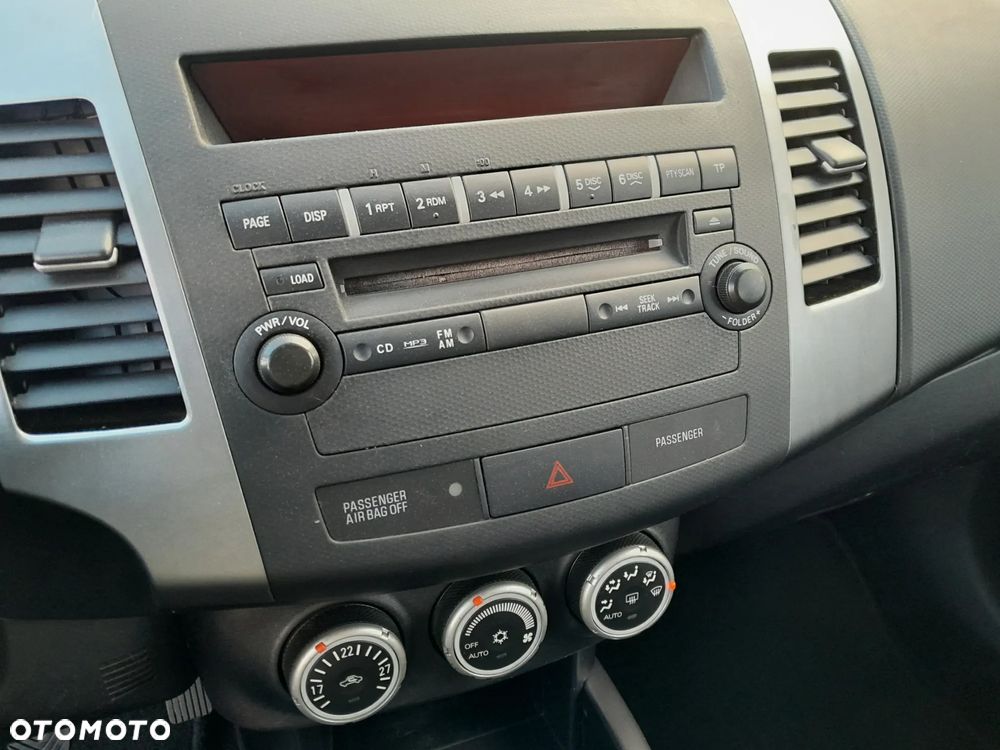 Mitsubishi Outlander 2.0 DI-D 4WD Inform - 16