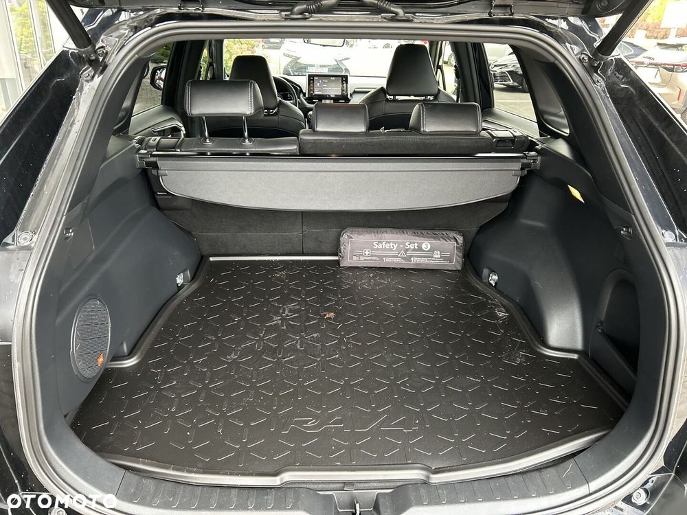 Toyota RAV4 2.5 Hybrid Black Edition by JBL 4x4 - 25