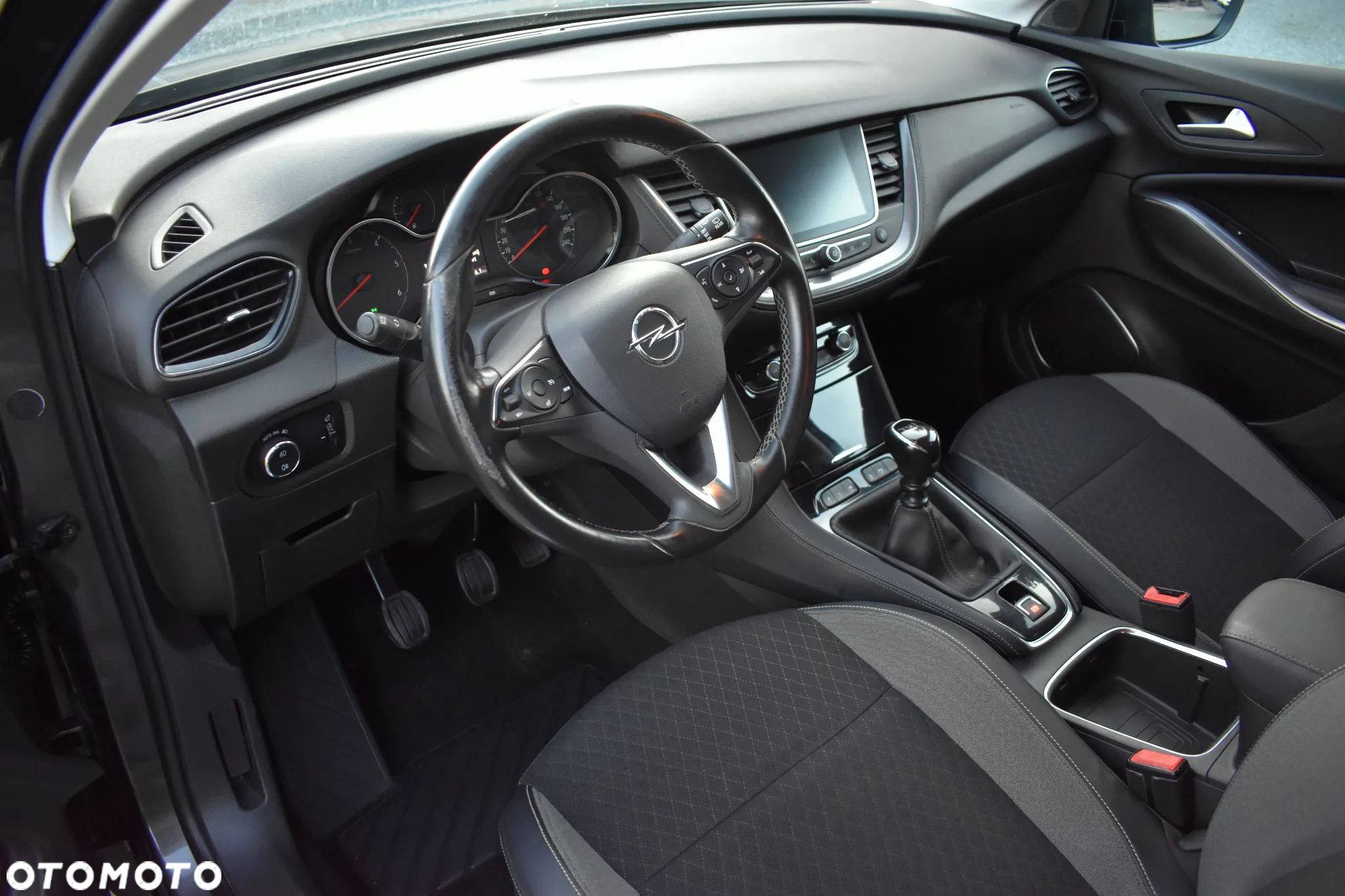 Opel Grandland X 1.6 D Start/Stop INNOVATION - 24