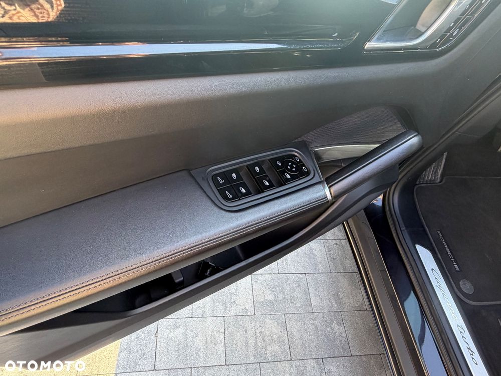 Porsche Cayenne - 23