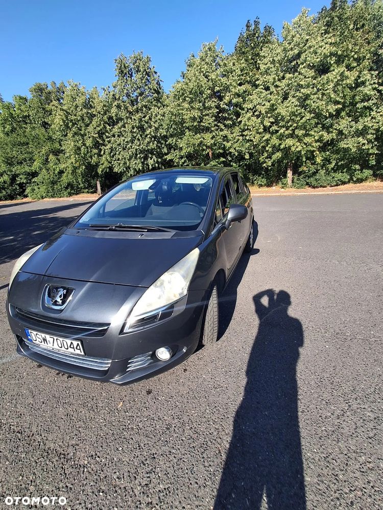 Peugeot 5008 1.6 THP Premium + - 2