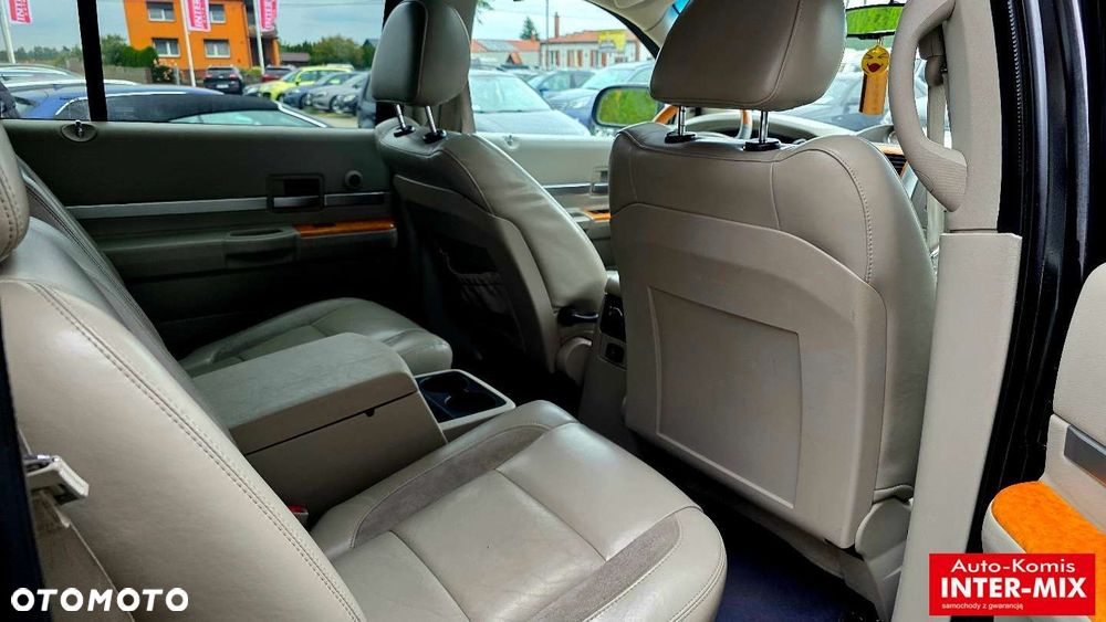 Chrysler Aspen - 34
