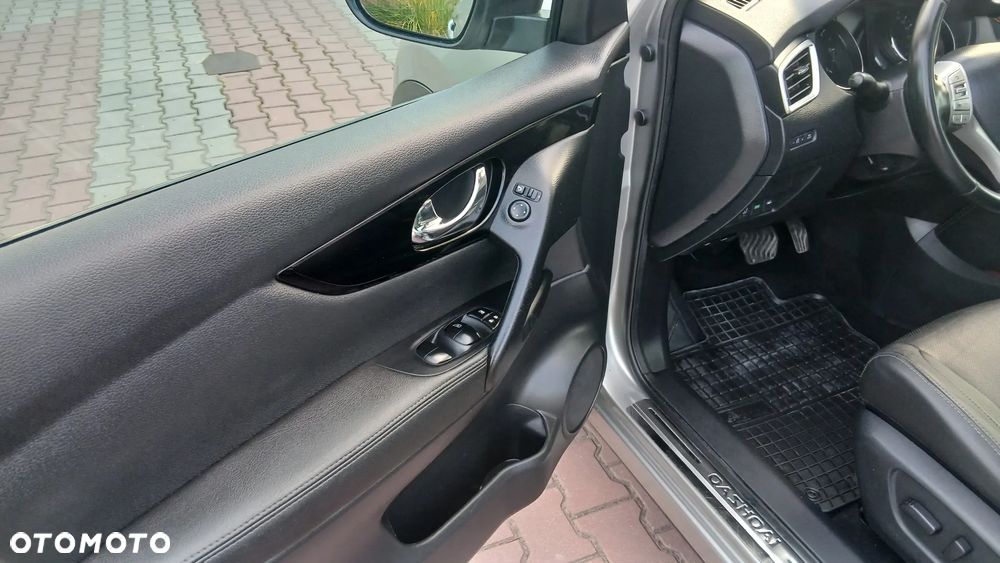 Nissan Qashqai 1.6 DCi Xtronic TEKNA - 11