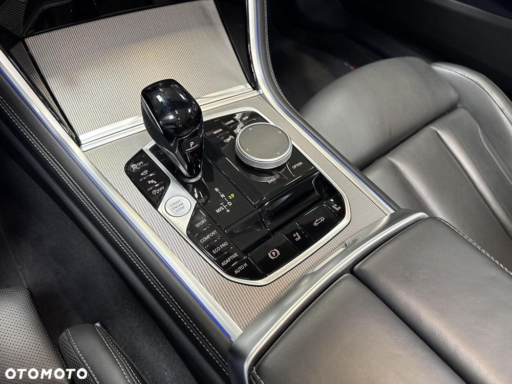 BMW Seria 8 840i - 19