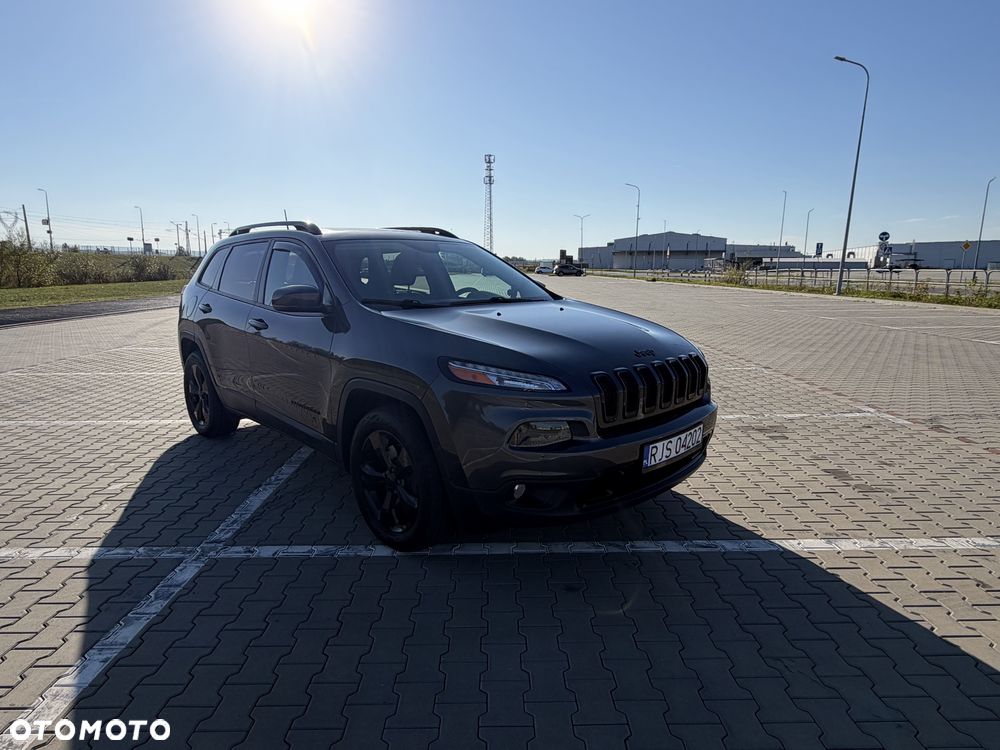 Jeep Cherokee - 1