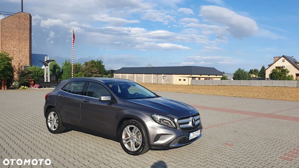 Mercedes-Benz GLA 180 UrbanStyle Edition - 2