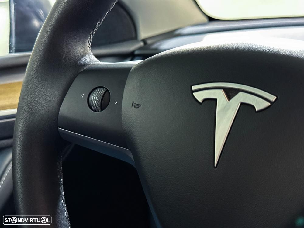 Tesla Model Y Long Range Dual Motor AWD - 42