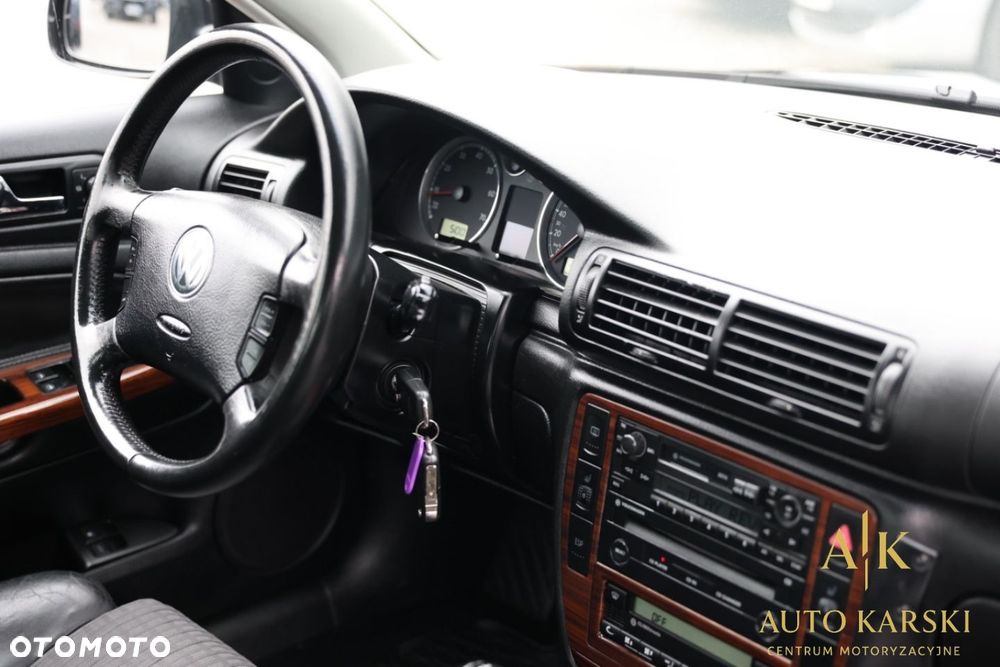 Volkswagen Passat - 22